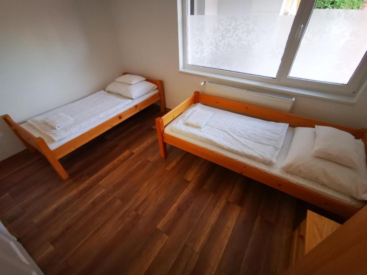 Mate Apartman Gyula Exteriör bild