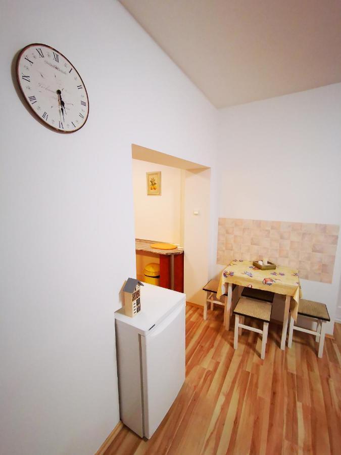 Mate Apartman Gyula Exteriör bild