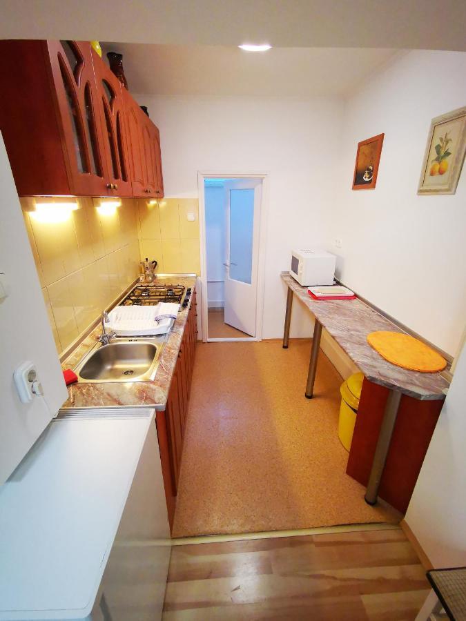 Mate Apartman Gyula Exteriör bild