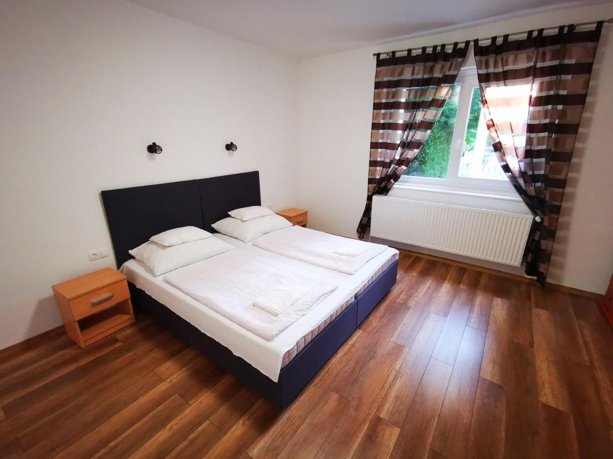 Mate Apartman Gyula Exteriör bild