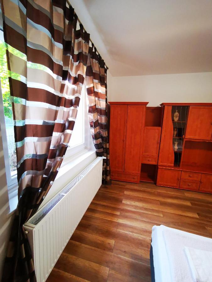 Mate Apartman Gyula Exteriör bild
