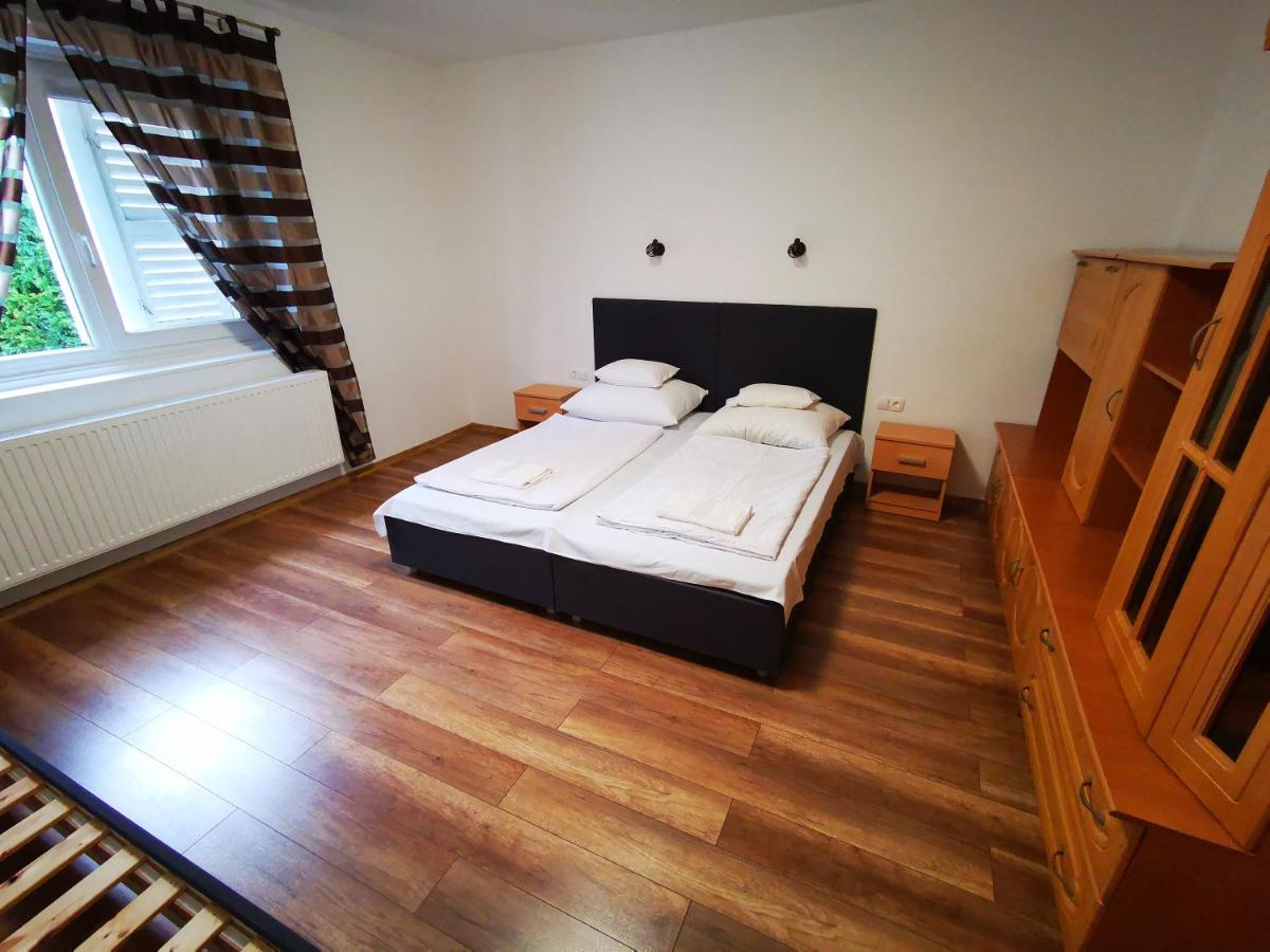 Mate Apartman Gyula Exteriör bild